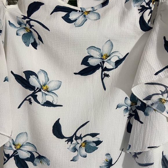 - Floral dress by Papermoon.  Size Medium. Used in like new condition - Picture 4 of 4